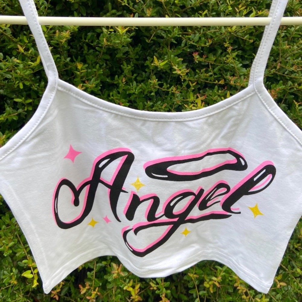 Angle crop top